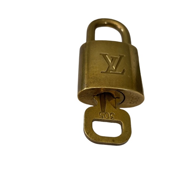 Louis Vuitton #305 Vintage Lock & Key VTG March 5th - Picture 1 of 6